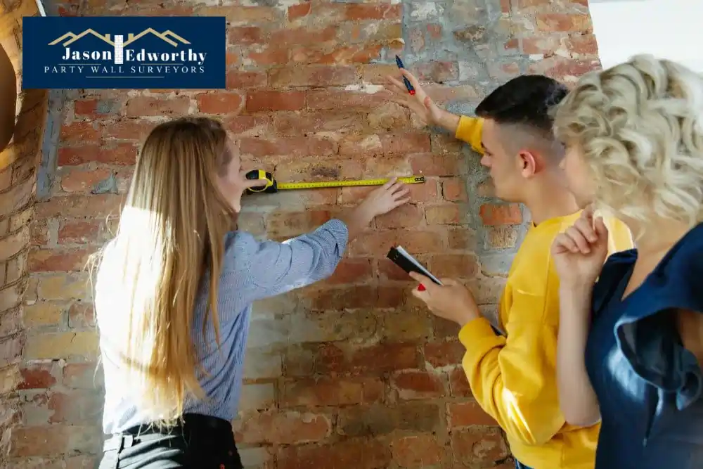 What are the responsibilities of a party wall surveyor Southwark?